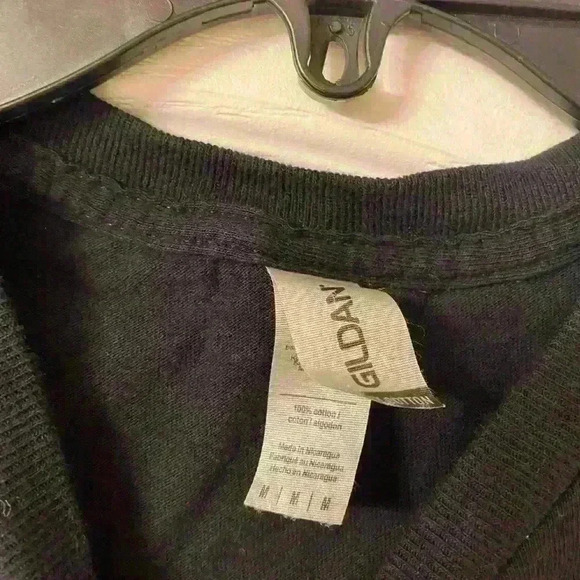 Taylor Swift band tee - Picture 3 of 4